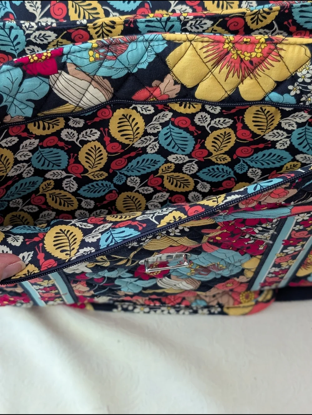 Vera Bradley Floral Quilted Messenger/Laptop Bag Zip Pockets Adjustable Strap